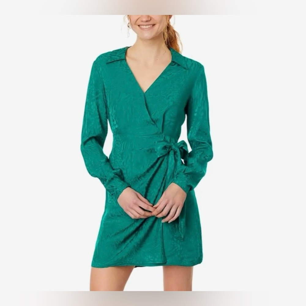 Lilly Pulitzer NICOLINA LONG SLEEVE WRAP DRESS
NWT - Picture 2 of 13